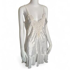 Alexandra Nicole Women's White nightgown
